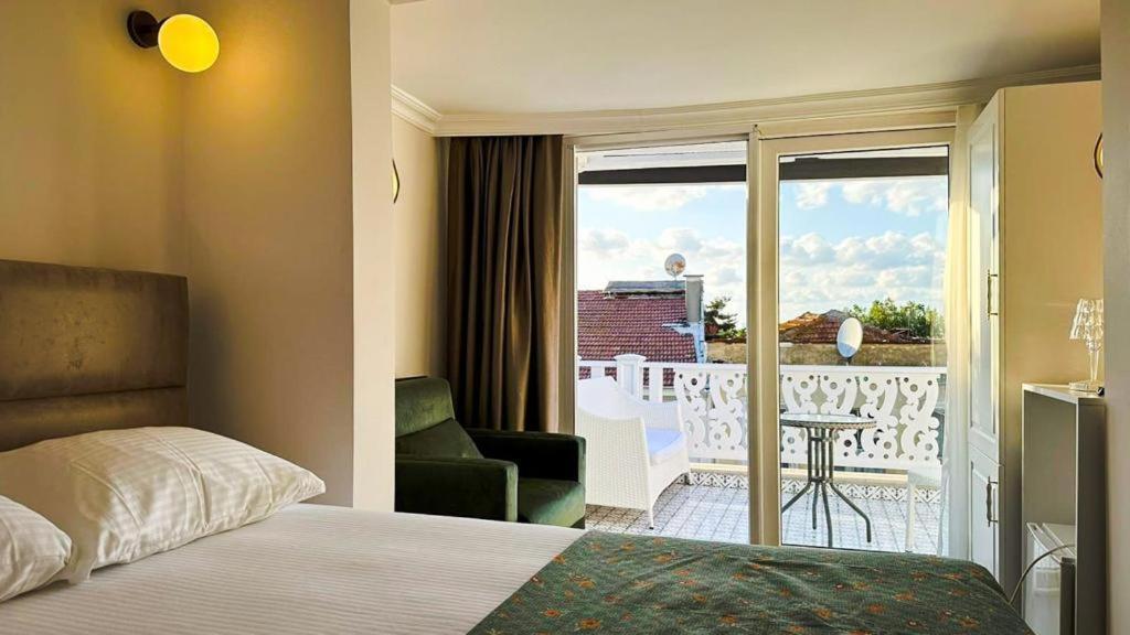 Hi Hotel Ivy Bueyuekada Adalar Bagian luar foto