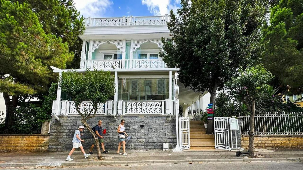 Hi Hotel Ivy Bueyuekada Adalar Bagian luar foto
