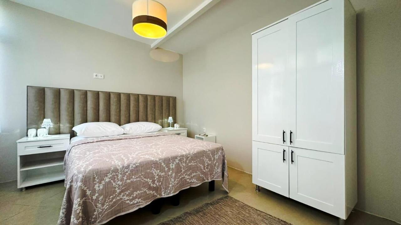 Hi Hotel Ivy Bueyuekada Adalar Bagian luar foto