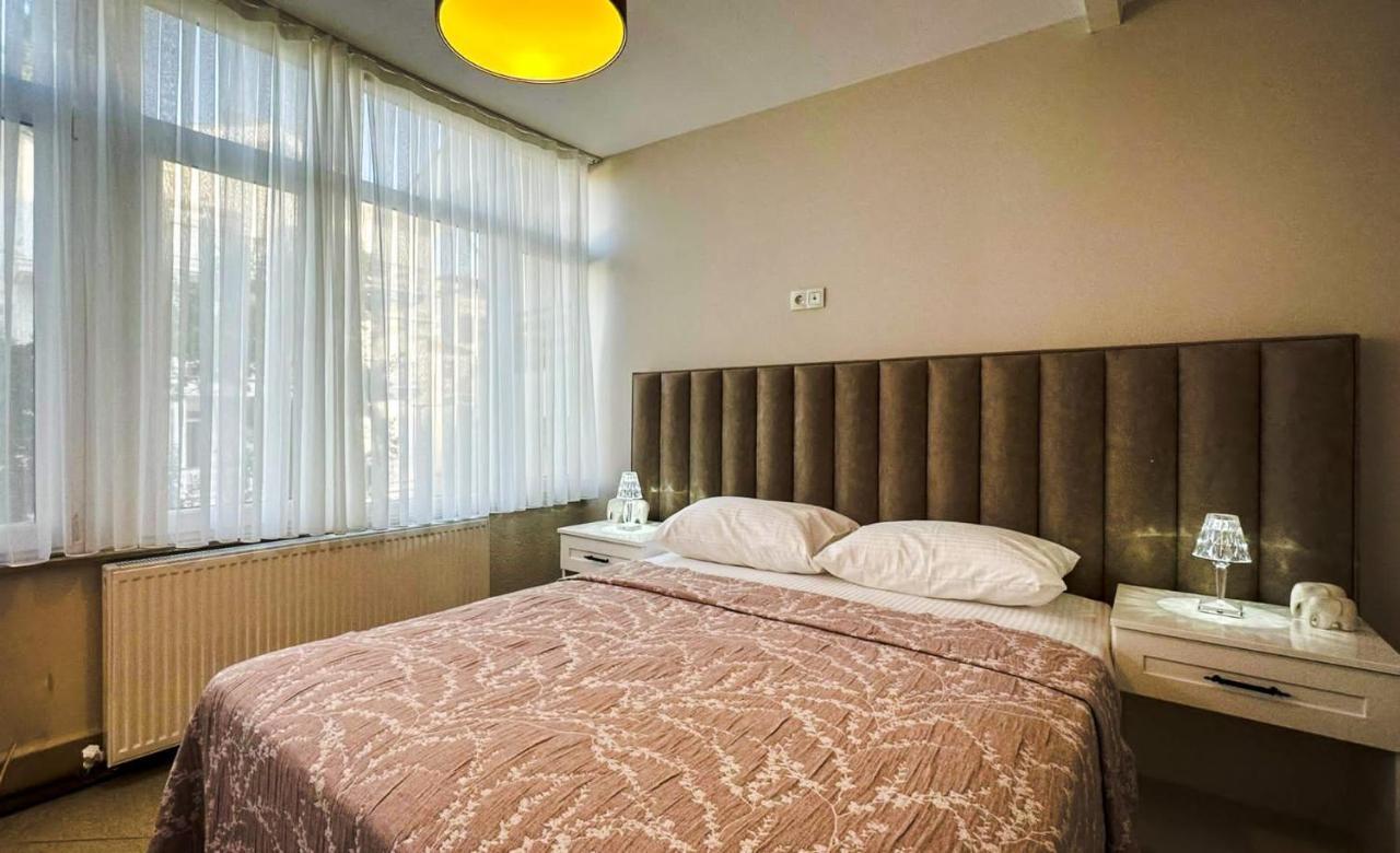 Hi Hotel Ivy Bueyuekada Adalar Bagian luar foto