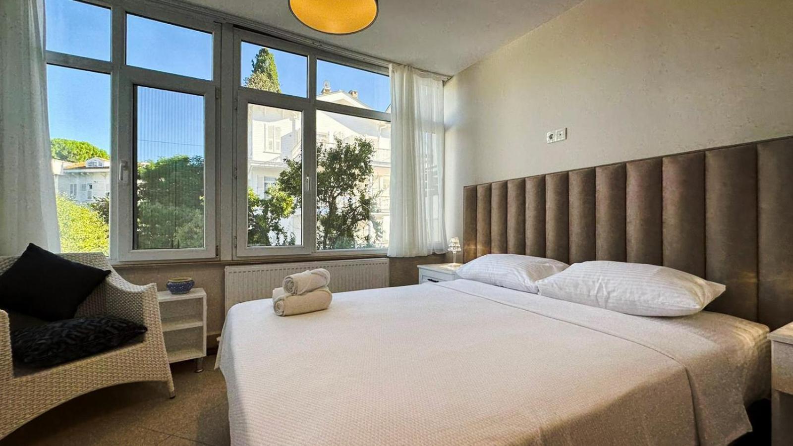 Hi Hotel Ivy Bueyuekada Adalar Bagian luar foto