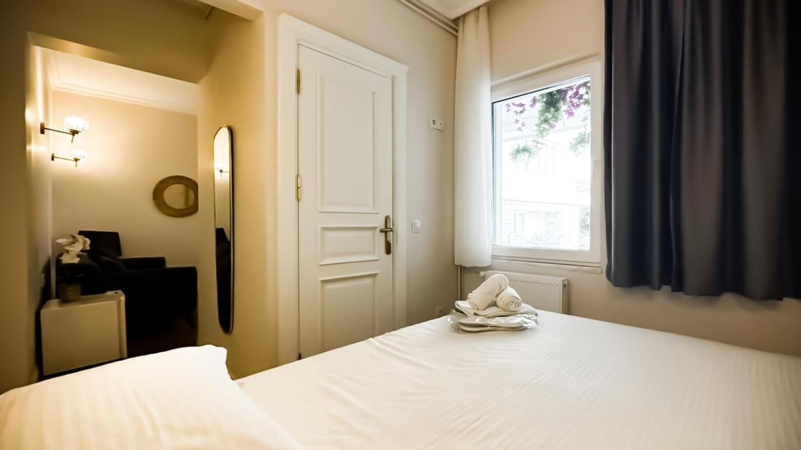 Hi Hotel Ivy Bueyuekada Adalar Bagian luar foto